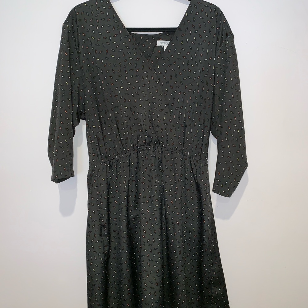 BCBGeneration Geo print dress with open back - Picture 2 of 7